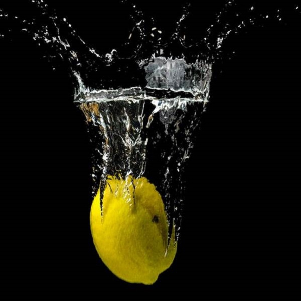 Picie wody z cytryną. Fakty i mity